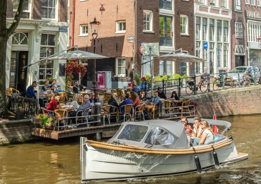 Amsterdam: Jordaan District Tour with a German guide - Van Brienenhofje and the End Loop Back to Anne Frank Monument