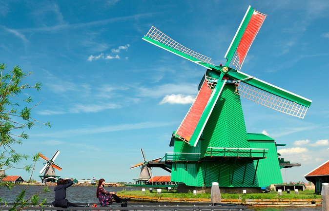 Amsterdam: Keukenhof and Zaanse Schans Windmills Guided Day Trip - Optional 1-hour Amsterdam Canal Cruise: finishing the day the Dutch way