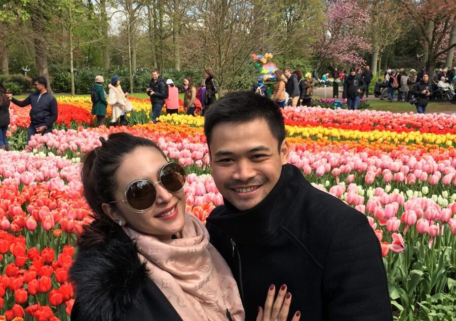 Amsterdam: Keukenhof Tulip Garden and Giethoorn Experience - The People Factor: Guides That Keep the Day Friendly and Moving