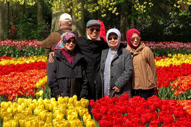 Amsterdam: Keukenhof Tulip Gardens and Giethoorn with Boat Tour - Keukenhof near Lisse: 3 hours to see the tulip universe