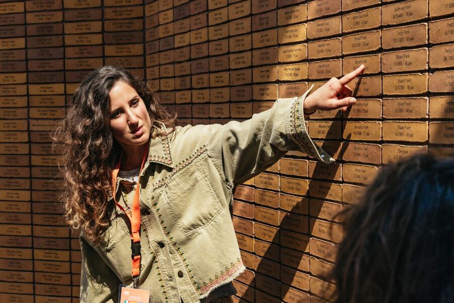 Amsterdam: Life of Anne Frank and World War II Walking Tour - Jewish Historical Museum, Memory Stops, and the Names Behind the Streets