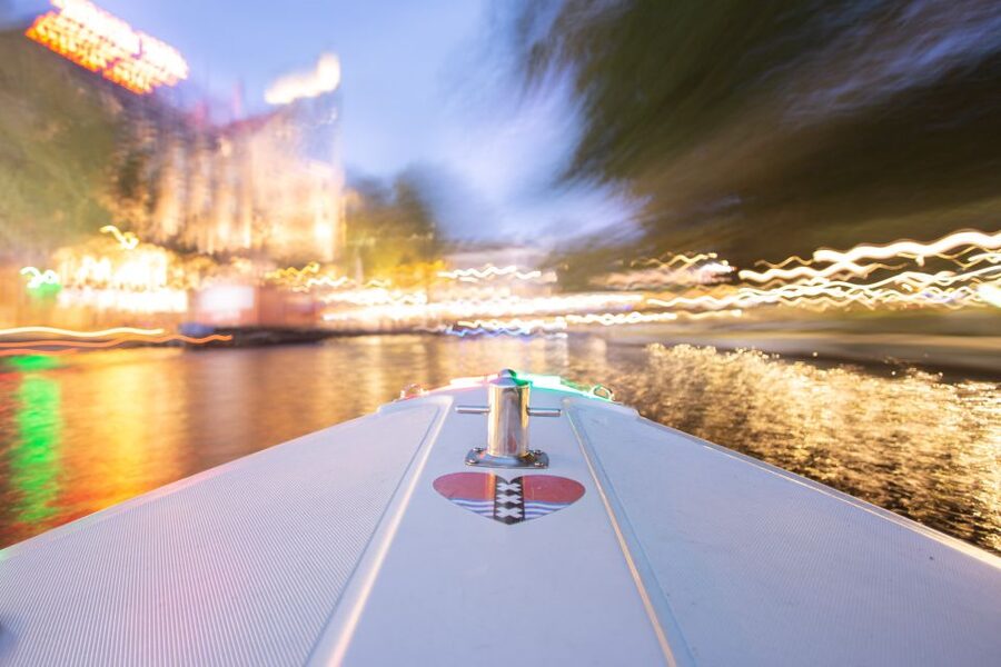 Amsterdam Light Festival Boat Cruise - Meeting point and boat spotting at Prinsengracht 375