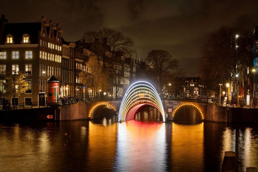 Amsterdam: Light Festival Boat Tour with Warm Drinks - Key points before you board