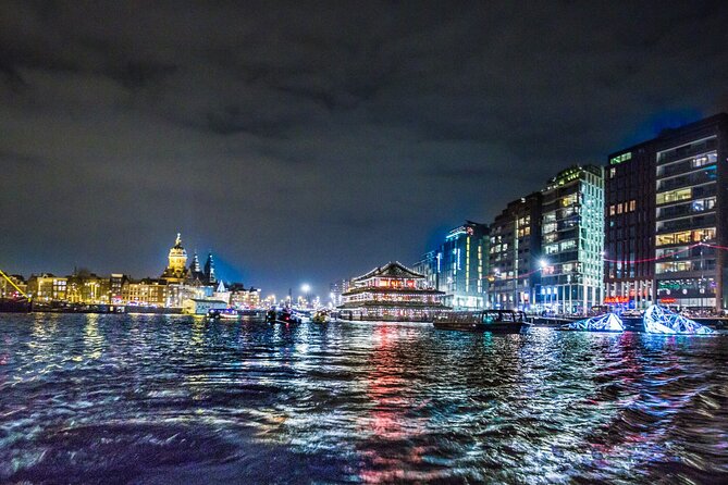 Amsterdam Light Festival: Canal Cruise + Snack & Unlimited Drinks - Drinks and Snacks: When Unlimited Actually Helps