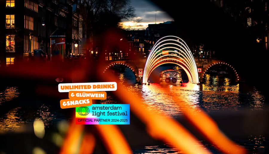 Amsterdam: Light Festival Cruise With Drinks & Snacks - Warm drinks and winter light art, minus the chaos
