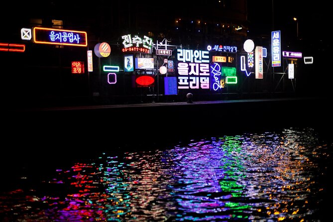 Amsterdam: Light Festival Cruise with Unlimited Drinks Option - Guides Like Sabrina and Roger, and How to Hear the Narration