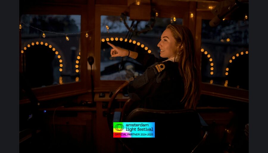 Amsterdam: Light Festival Heated Cruise w/ Drinks & Snacks - Who should book this cruise?