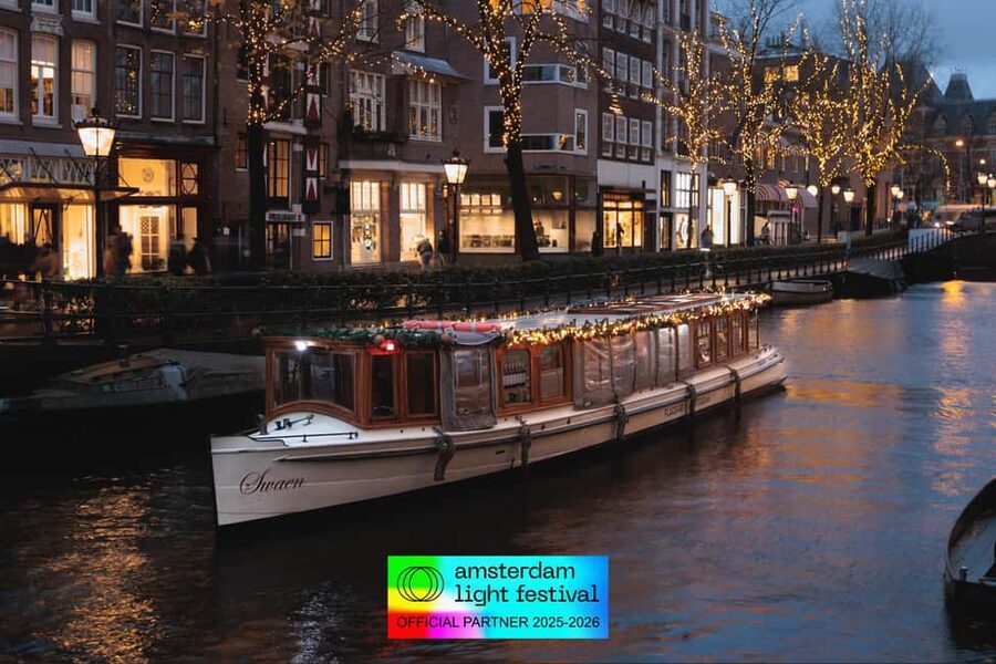 Amsterdam: Light Festival Heated Cruise with Drinks Option - Comfort in Winter: Why This Cruise Works for Many Travelers
