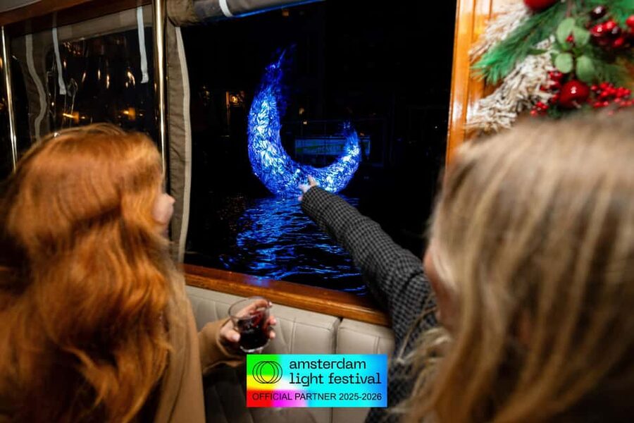 Amsterdam: Light Festival Heated Cruise with Drinks & Snacks - The 75-Minute Route: NEMO, Magere Brug, and the Canal Belt Lights