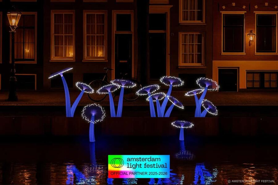 Amsterdam: Light Festival Heated Cruise with Drinks & Snacks - Stop-by-Stop: What You See Along the Amsterdam Light Festival Canal Ride