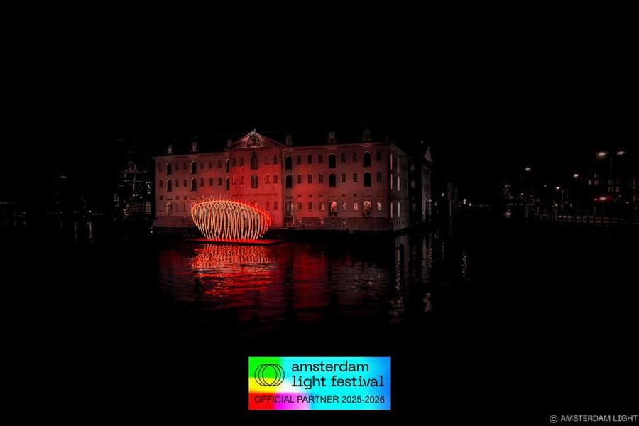 Amsterdam: Light Festival Heated Cruise with Drinks & Snacks - Captains and Guides: The Stories and Songs Matter