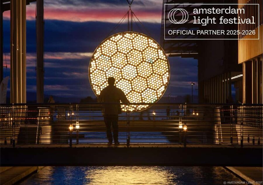 Amsterdam Light Festival Live Commentary & Optional Drinks - The artworks: what you will notice from the water