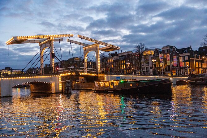 Amsterdam: Light Festival Open Boat - Unl. Drinks Option - Ballet and opera on the canal route