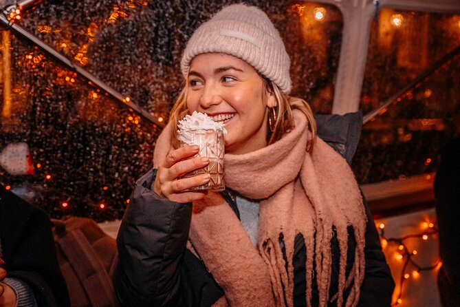 Amsterdam: Light Festival Shared Boat with unlimited drinks - Finding Stationsplein 40 without stress