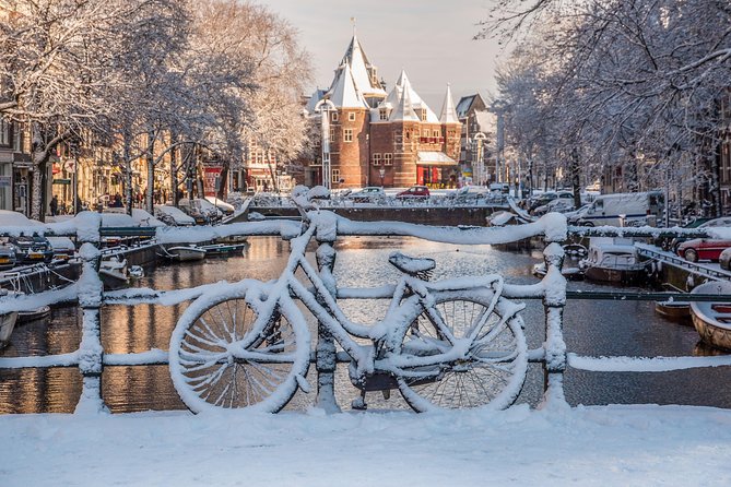 Amsterdam Light Festival Winter Walk with Stroopwafel Workshop - A 2-hour winter walk built for dark evenings and quick wins