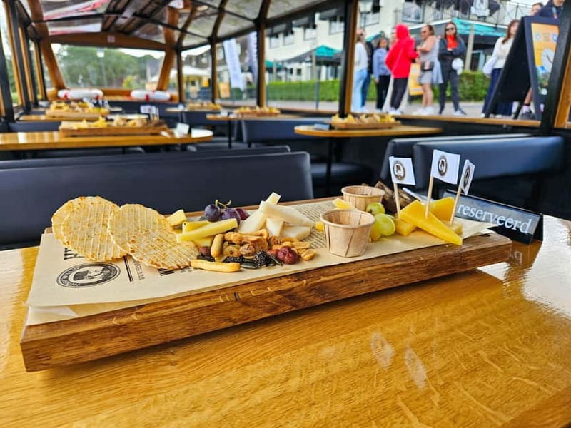 Amsterdam: Live GuideD Giethoorn Boat Tour & Cheese Platter - Key things to know before you go