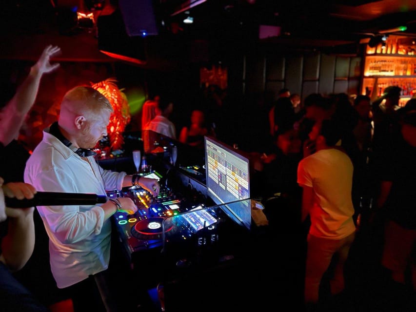 Amsterdam: Ludwig's Queer Pub Crawl with Club Entry - Who this suits best, and who might want a different plan