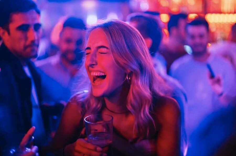 Amsterdam: Ludwig's Red Light Pub Crawl with VIP Club Entry - Your Host Names Matter: Ludwig and the Team Style