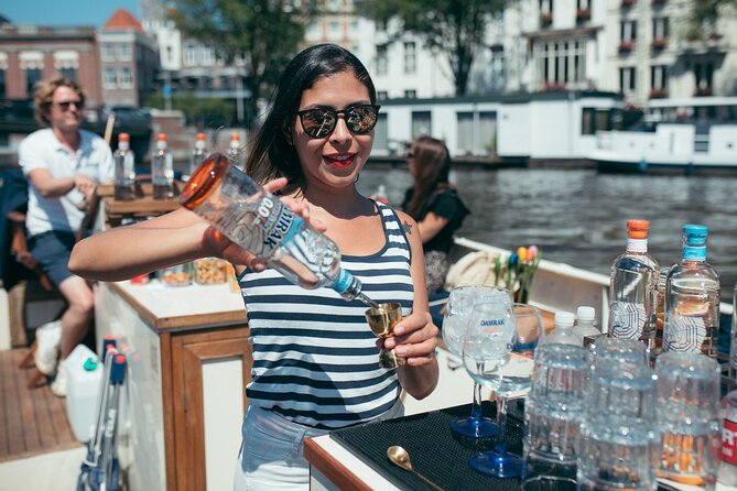 Amsterdam: Luxury Boat Cruise Unlimited Cocktails, Beers & Wines - The one-hour timing: perfect for your evening plan