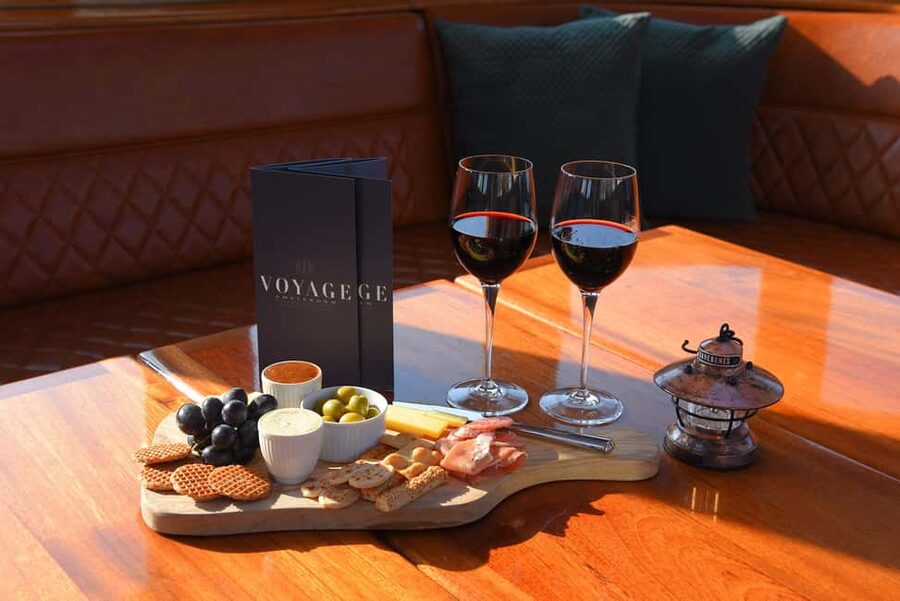 Amsterdam: Luxury Canal Cruise with Optional Snacks & Drinks - What You’ll Notice First (Before You Even Board)
