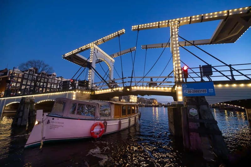 Amsterdam: Luxury Canal Cruise with Optional Snacks & Drinks - Drinks and Snacks: How to Choose the Best Option
