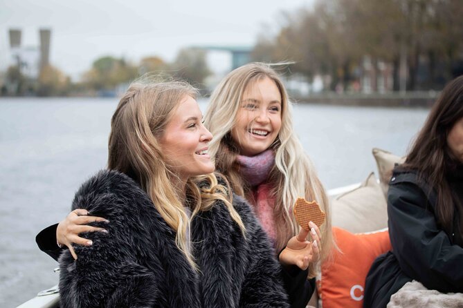 Amsterdam: Luxury Saloon Boat Cruise with Cocktails & Waffle - Best Times to Go, and How to Choose Your Departure