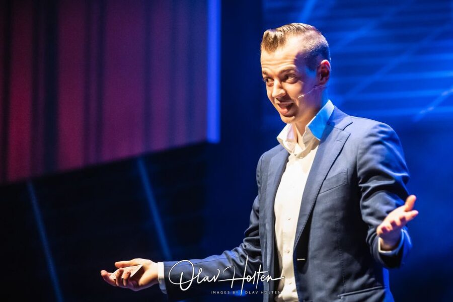 Amsterdam: Magic Show - Key highlights worth aiming for