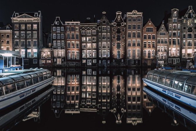 Amsterdam Night Photography Workshop with a Professional - Meeting at Stationsplein and shooting in a group of five
