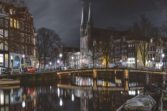 Amsterdam Night Photography Workshop with a Professional - Gear and support: borrow a tripod, or bring your own
