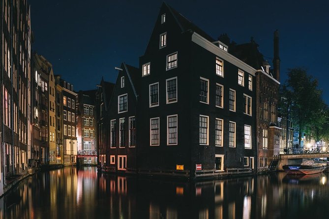 Amsterdam Night Photography Workshop with a Professional - Practical tips for your night out (so you do not lose time)