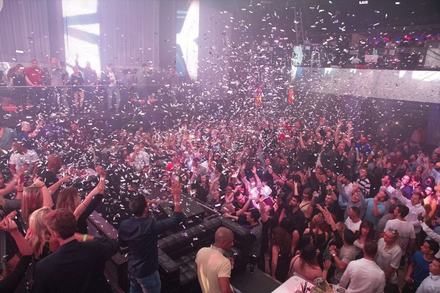Amsterdam: Nightlife Scene 1, 2, or 3-7 Day Ticket - Hard Rock Cafe Amsterdam Happy Hour, The Best Built-In Hangout