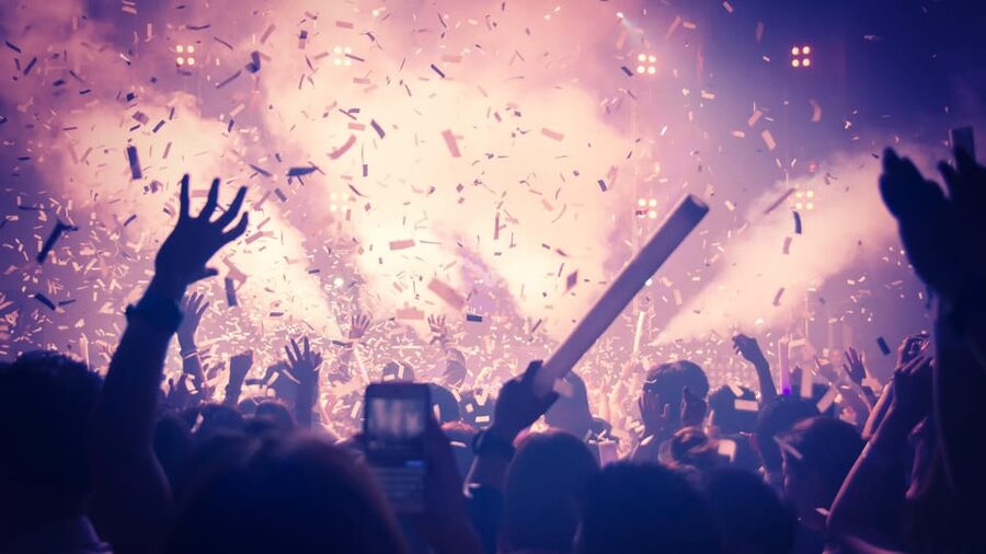 Amsterdam: Nightlife Ticket with Champagne and Cruise - Your one-hour canal cruise: when to schedule it