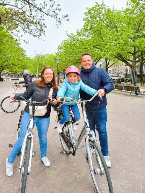 Amsterdam: Off the Beaten Path Bike Tour in French - The Jordaan: narrow lanes, canals, and a neighborhood with an artisan soul