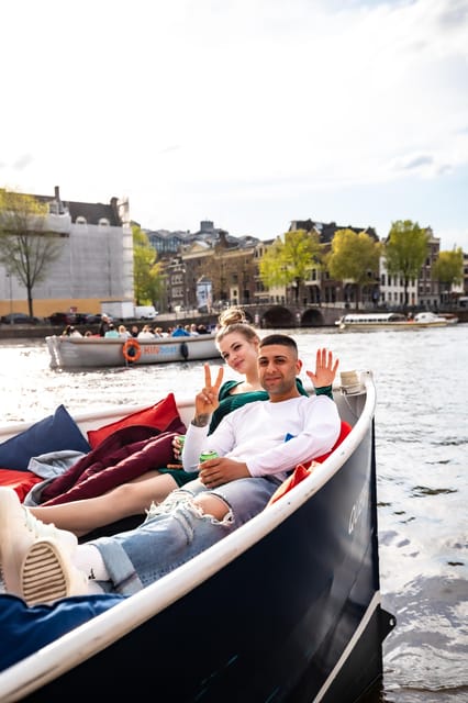 Amsterdam:Old City Canal Cruise with Live Guide and Open Bar - Why an open boat canal cruise beats canal-side sightseeing
