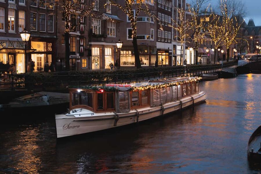 Amsterdam: Open Boat Cruise option Unlimited Drinks & Bite - Unlimited Drinks and One Snack Portion, Is It Good Value?