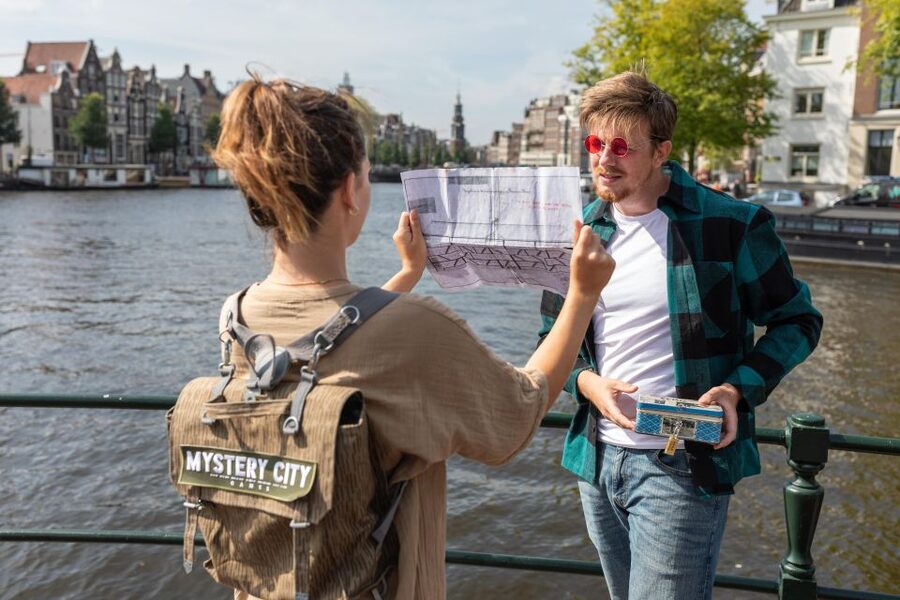 Amsterdam: "Operation 45 " Treasure Hunt Walking Tour - Solving Amsterdam like an escape room, but on foot