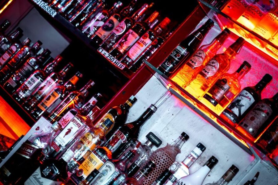 Amsterdam: Original Pub Crawl Party with VIP Entrance - Meeting at Generator Hostel, then kicking off at The Waterhole