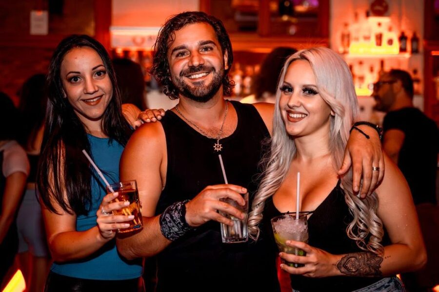 Amsterdam: Original Pub Crawl Party with VIP Entrance - Who should book this crawl, and who should skip it