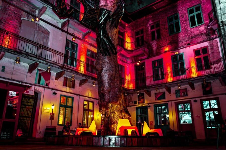 Amsterdam: Original Pub Crawl Party with VIP Entrance - VIP club entry and drink deals: what the $12 really buys