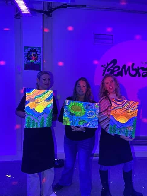 Amsterdam: Paint and Sip in the Dark at Rembrandt van Wine - Who should book this, and who might prefer something else