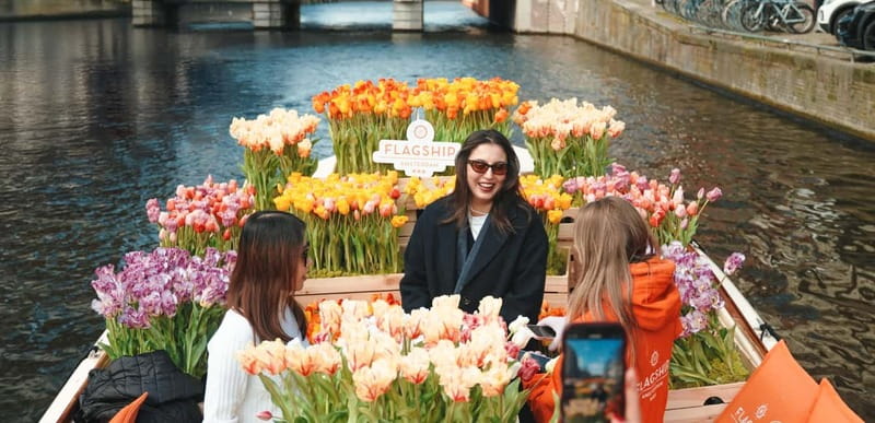 Amsterdam: Premium Tulip Boat Canal Tour - Why the Golden Bend stop matters for your Amsterdam photos