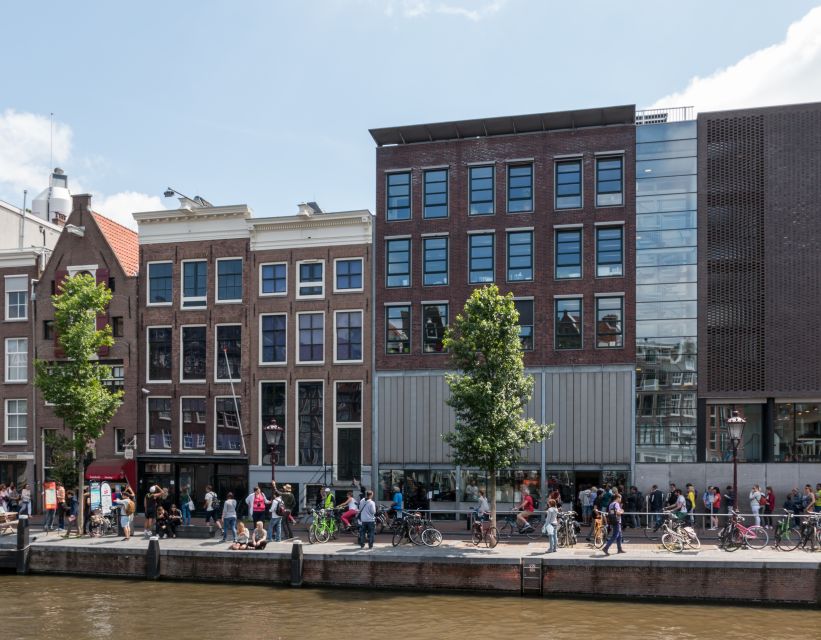 Amsterdam: Private Anne Frank and Jewish Quarter Tour - Starting at Hermitage Pier: easy to find, easy to orient