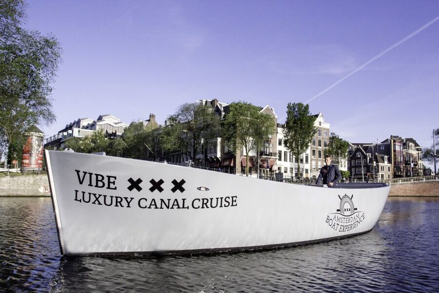 Amsterdam: Private BBQ Cruise with Personal Chef & Drinks - The quiet reality of Amsterdam canal rules, and how it changes your experience