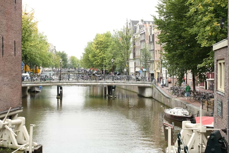 Amsterdam: Private Bike Tour - Reclaimed Islands and the Old Warehouse District on the Bike