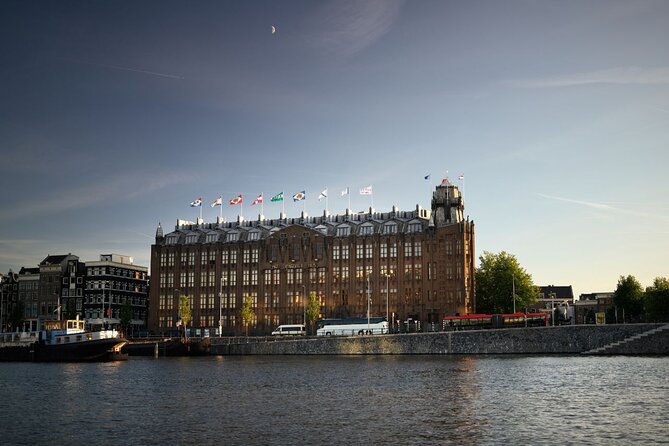 Amsterdam Private Boat Tour with Unlimited Drinks - Who should book this Amsterdam private boat tour