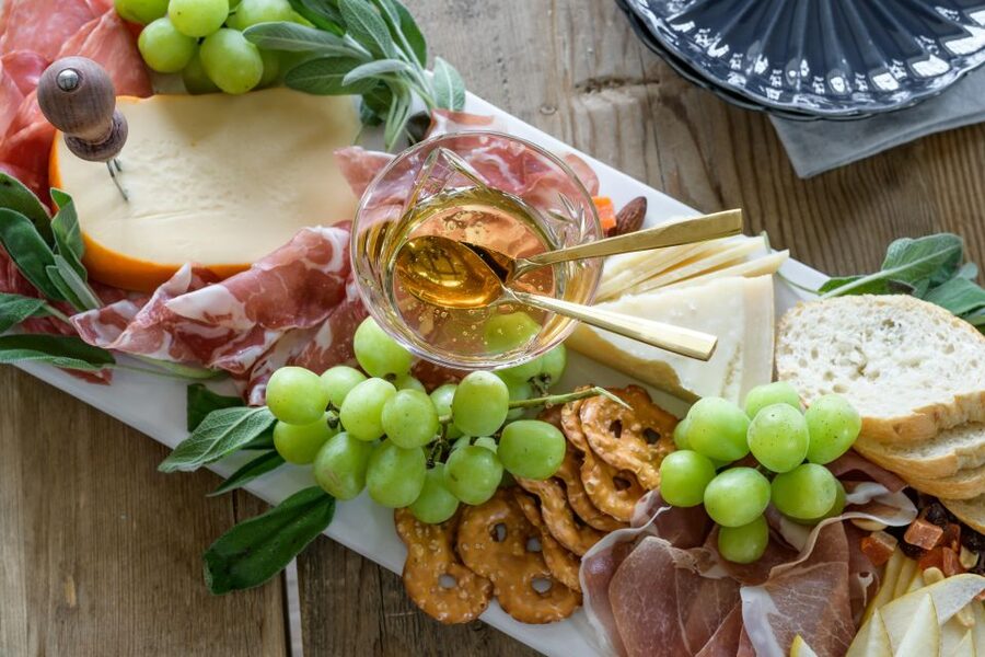 Amsterdam: Private Cruise with Drinks & Optional Snacks - Key Things That Matter Most