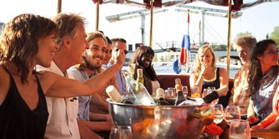 Amsterdam: Private Luxury Cruise with Pizza and Drinks - Anne Frank House area and the Dancing Houses: iconic sights, real-world context