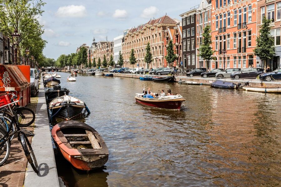 Amsterdam: Private Night Tour of Speakeasies and Bars - How to plan your pace, clothes, and drink strategy