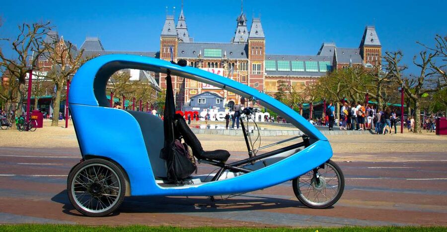 Amsterdam: Private Pedicab Historical Sightseeing Tour - Dam Square, Royal Palace area, and the start of the story
