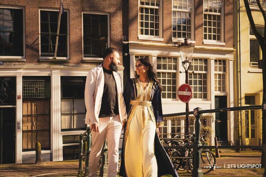 Amsterdam: Private Photoshoot for Couple, Family, or Solo - What You Receive: Edited High-Resolution Photos via WeTransfer
